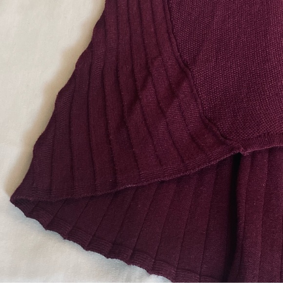 Light Weight Soft Knit TUNIC ~Wine ~Medium ~Macy's ~Hi-Lo Hem, Holiday, Romantic - Picture 9 of 11